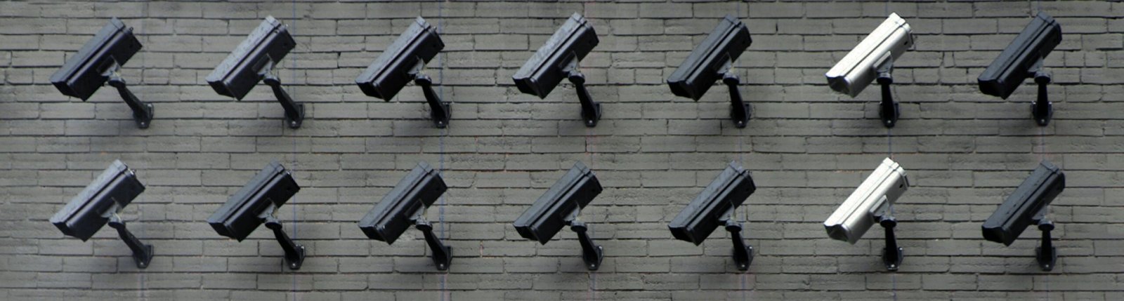 privacy-respecting-apps-services-scaled-e1733231007871.jpg
